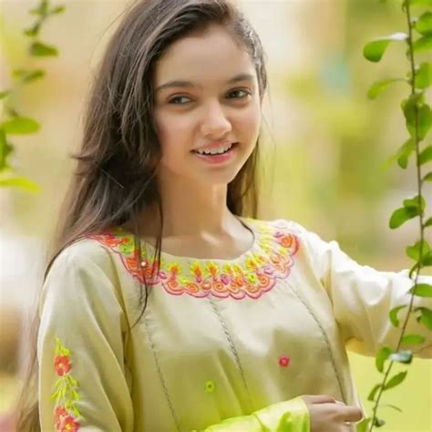 Aina Asif Wiki, Age, Bio, Family, Net Worth & More